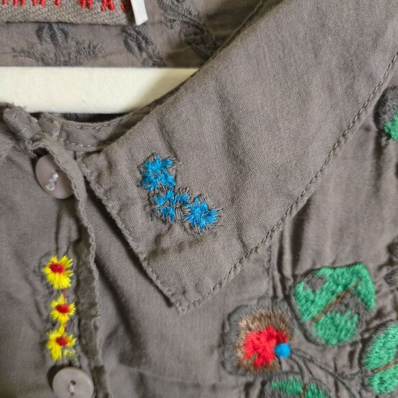 Johnny Was One Of A Kind Sample Taupe Embroidered Button Down Blouse Size S - Picture 5 of 9